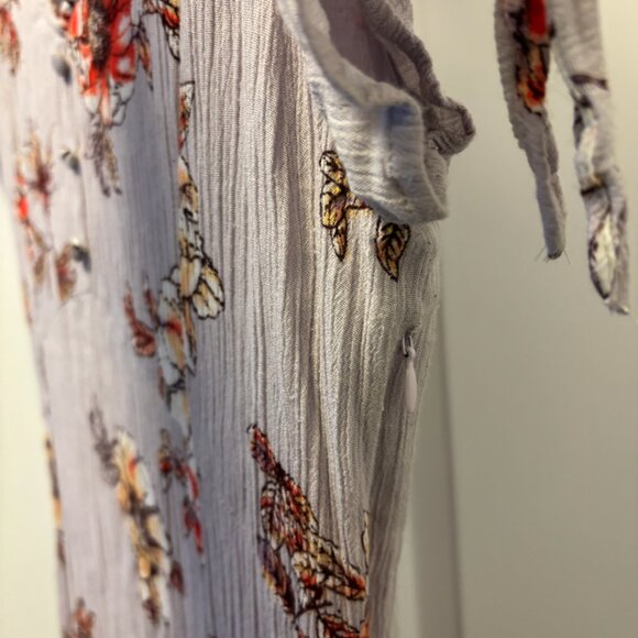 Short-Sleeved Summer Dress - Maxi Length - Women's Large - Purple, Floral - Picture 3 of 4